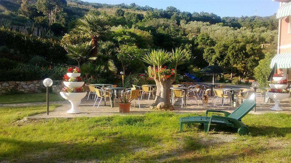 Hotel La Feluca Portoferraio Exterior foto