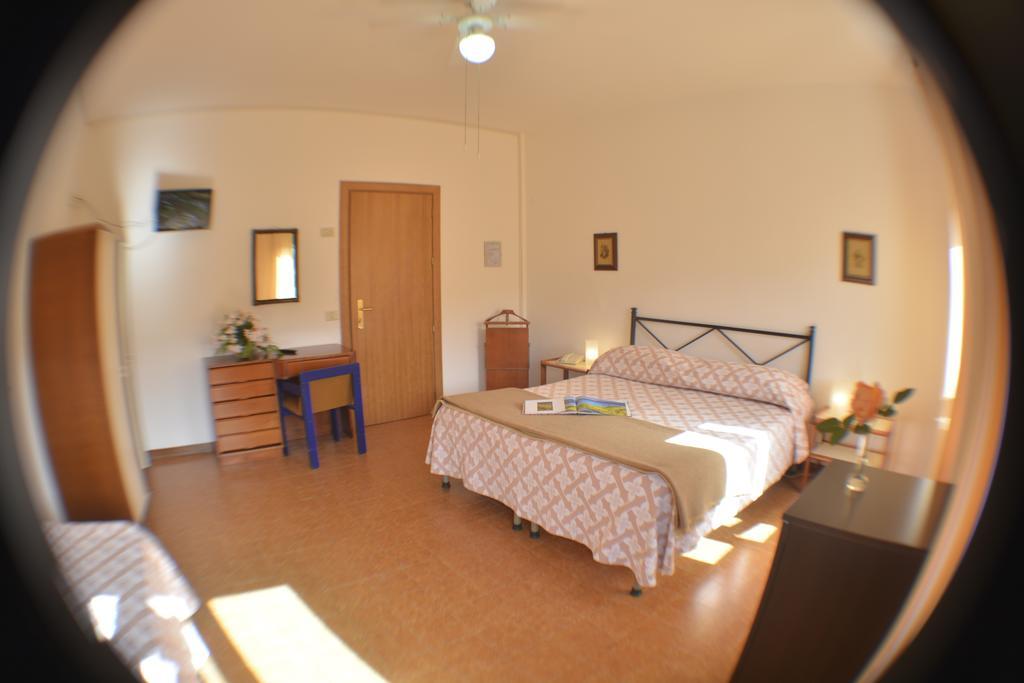 Hotel La Feluca Portoferraio Exterior foto